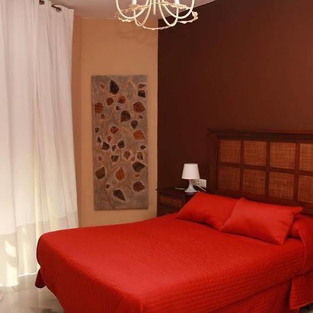 Hostal Tilos マラガ エクステリア 写真